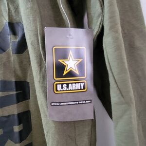 Official US ARMY Long Sleeve green t shirt Size Large New cotton / polyester